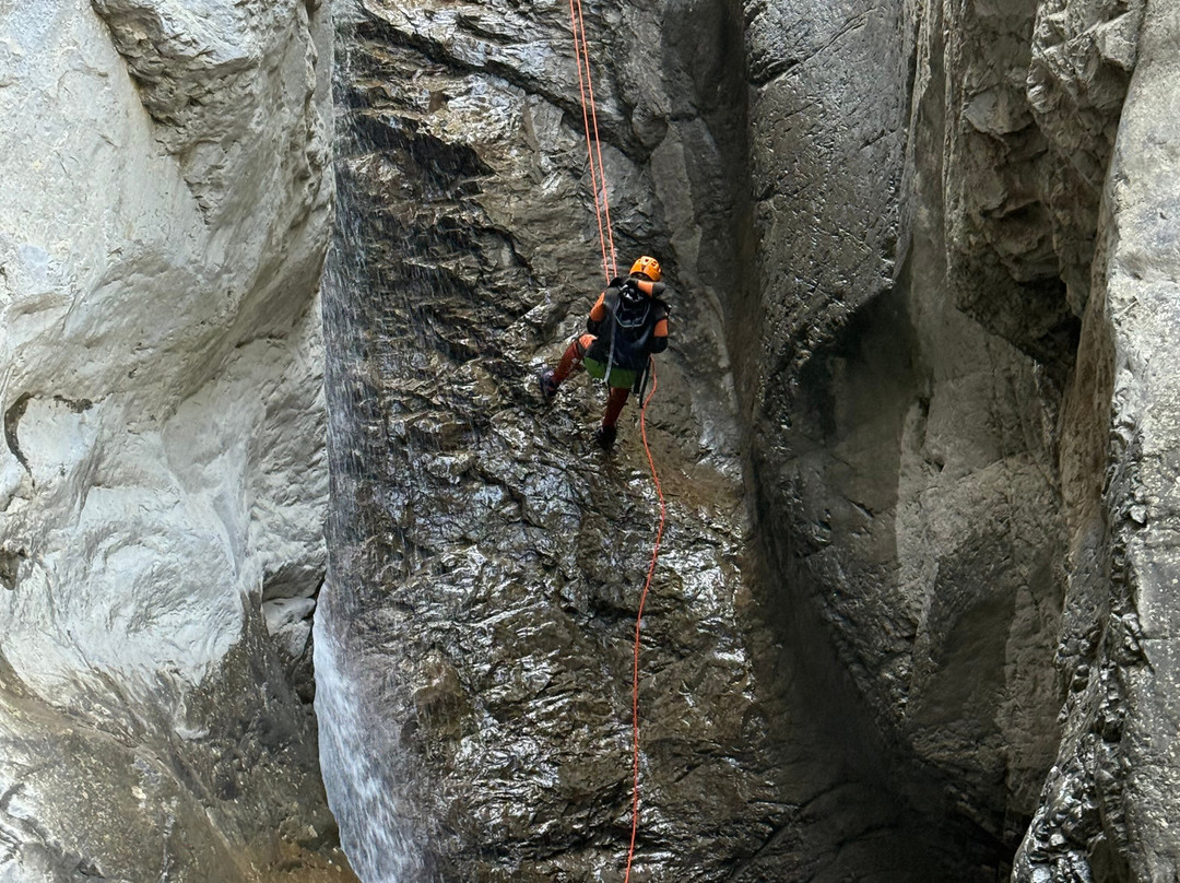 Bow Valley Canyon Tour-坎莫尔必去景点