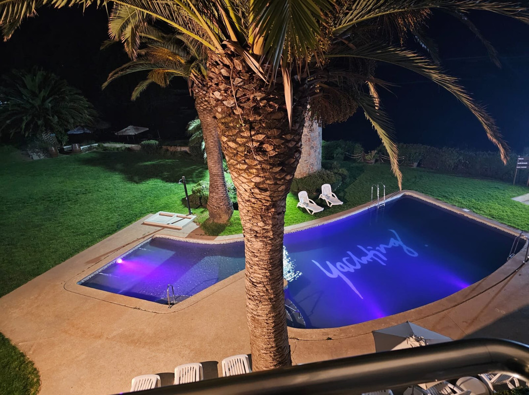 Yachting Hotel Quintero主图