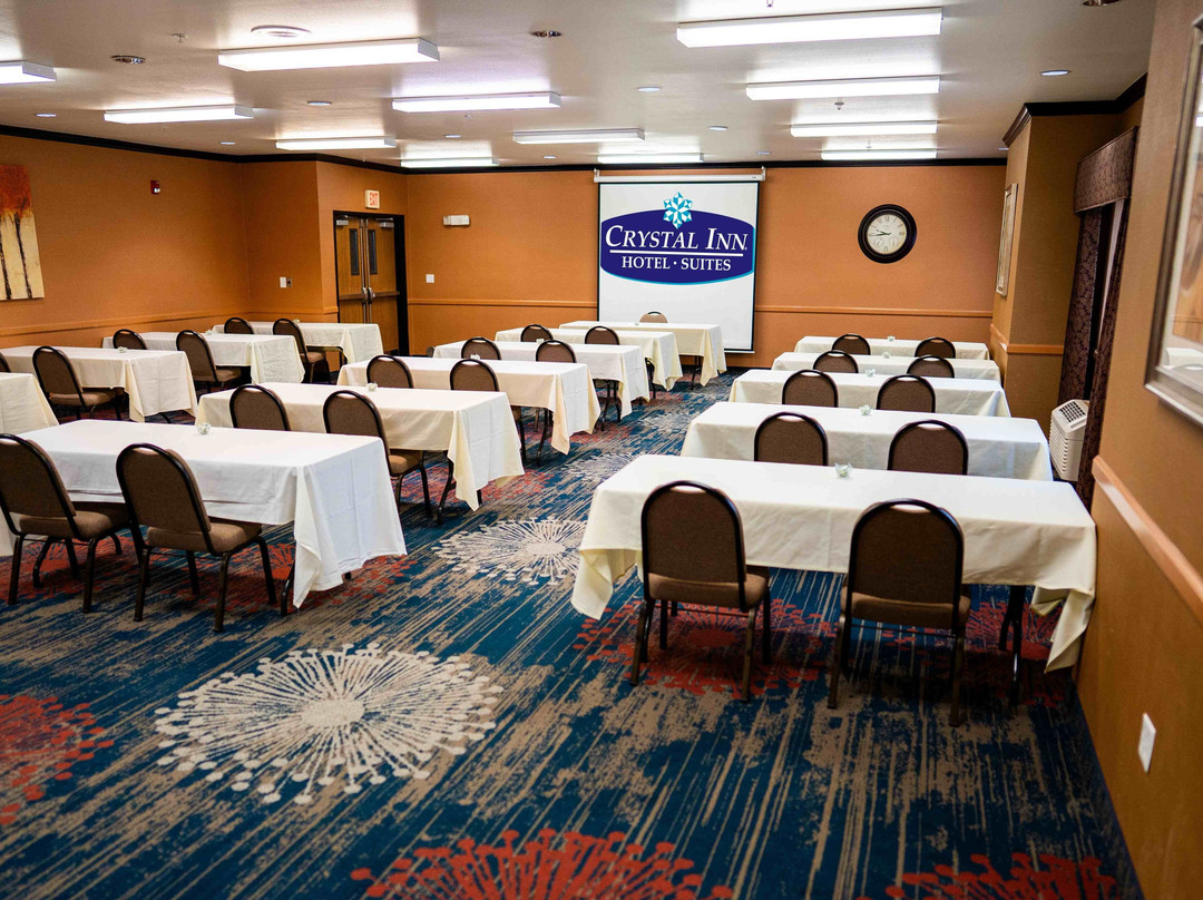 米德瓦利水晶套房酒店主图