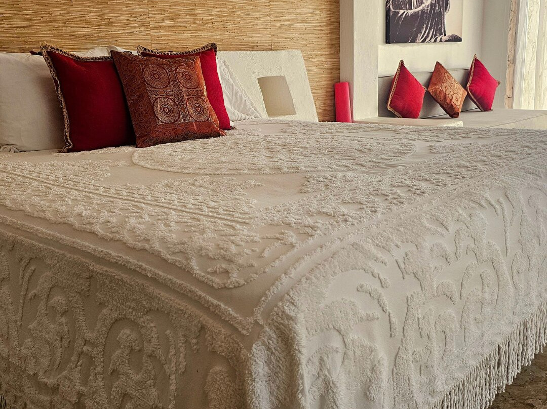 Lotus Beach Hotel主图