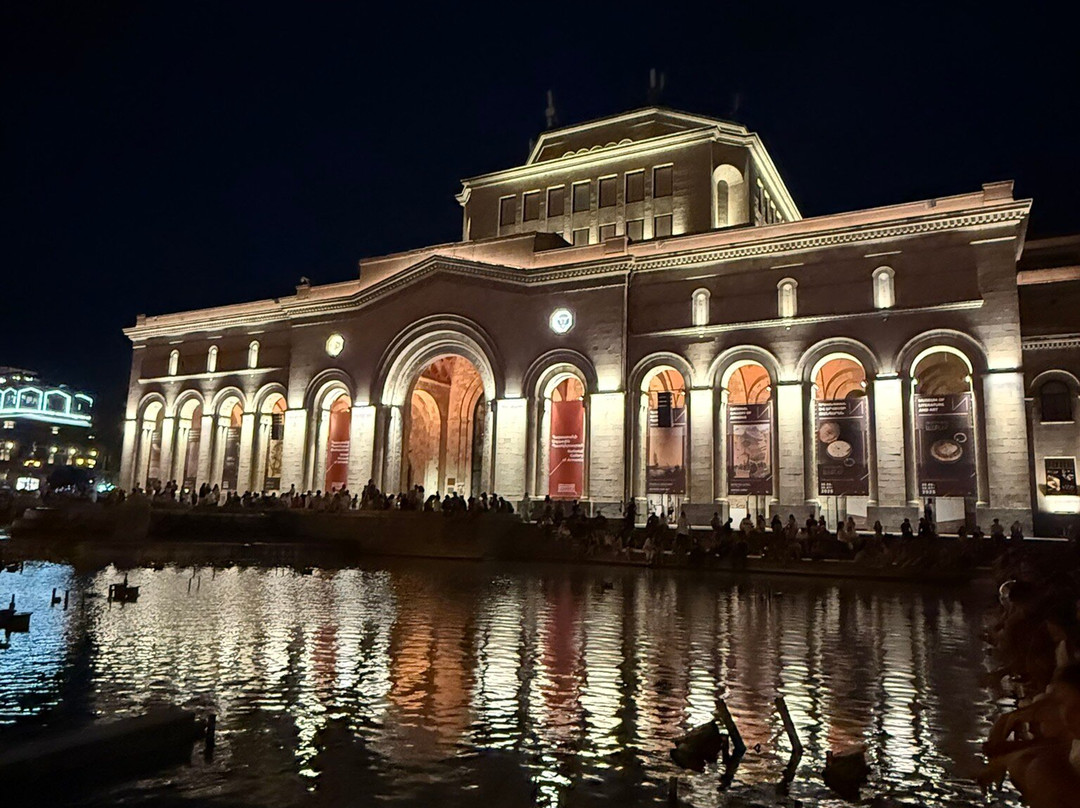 Dancing Fountains-埃里温必去景点
