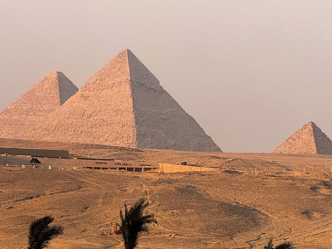 Pyramids Planet Hotel主图