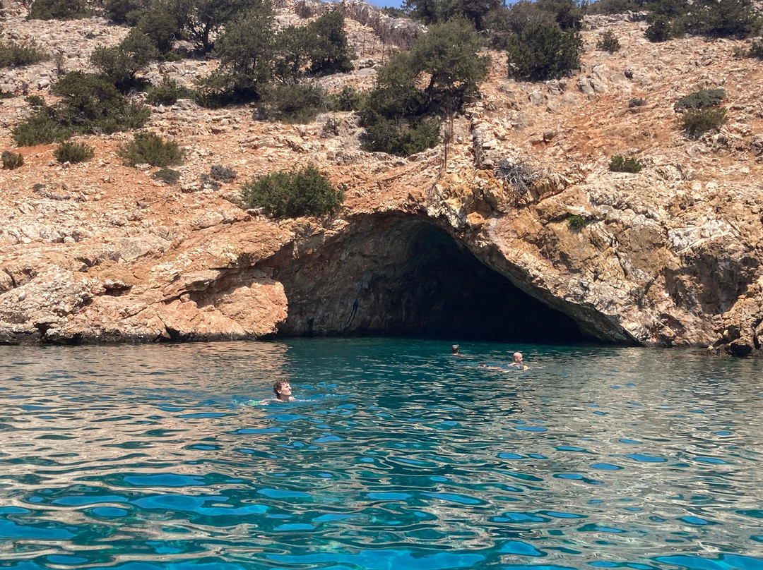 Gialitissa Boat Trips, Panermos-Panermos必去景点