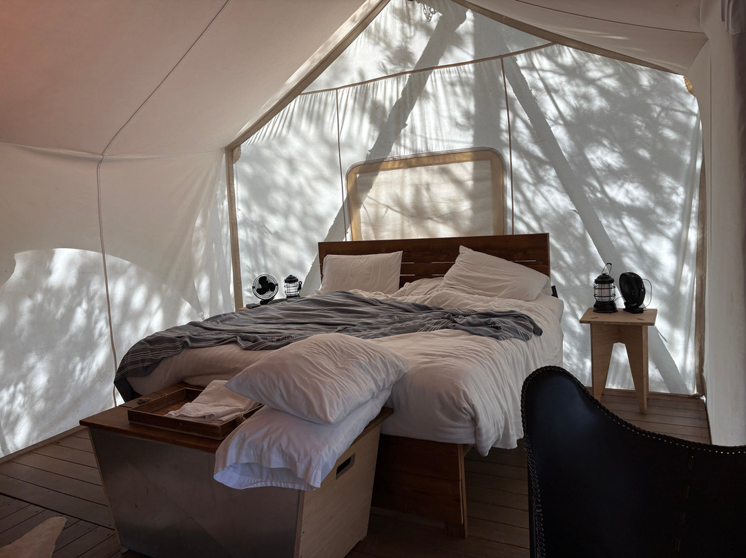 Under Canvas Glacier主图