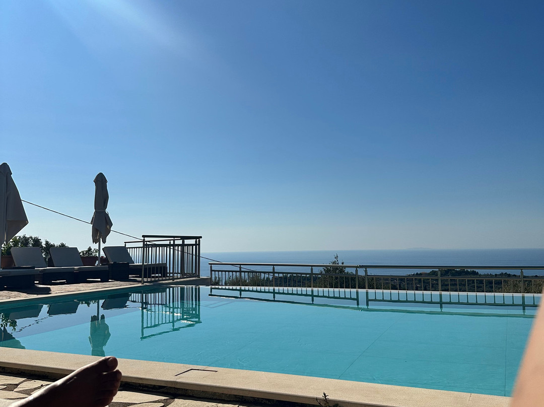 Liogerma Apartments主图