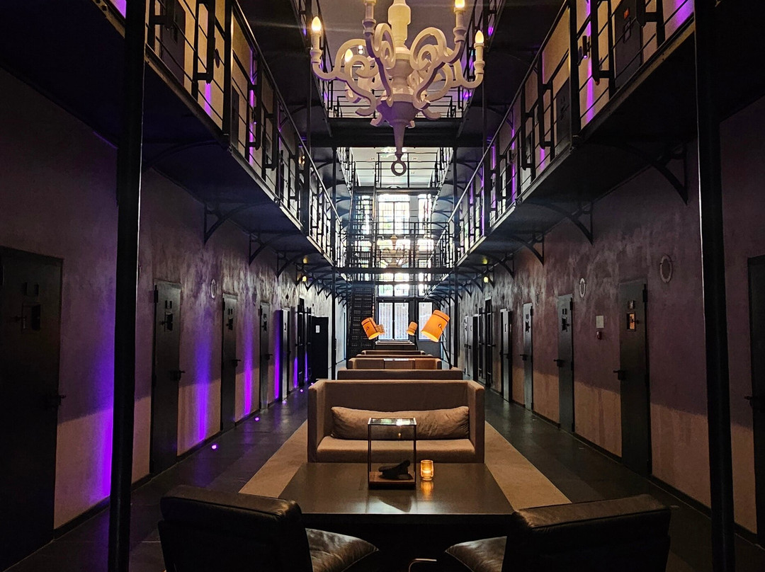 阿雷斯特之家主图