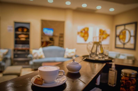 Makuwa Airport Lounge-维多利亚瀑布必去景点