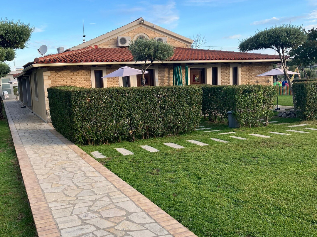 Bostonia Village主图