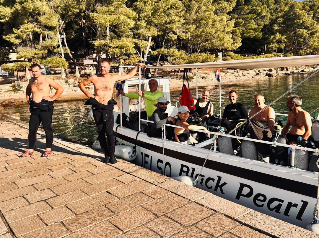 Black Pearl Diving Center Jelsa-Vrboska必去景点