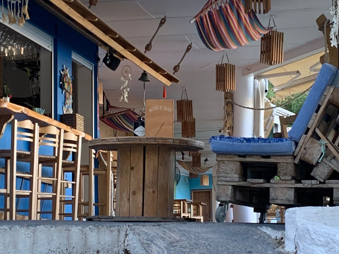 Mike's Bar-Parga必去景点