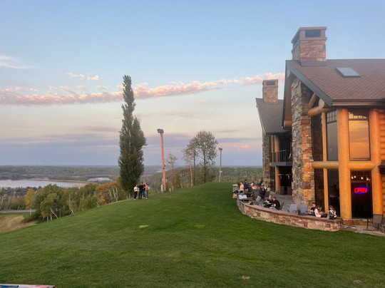 Trophy Lodge at Mont du Lac