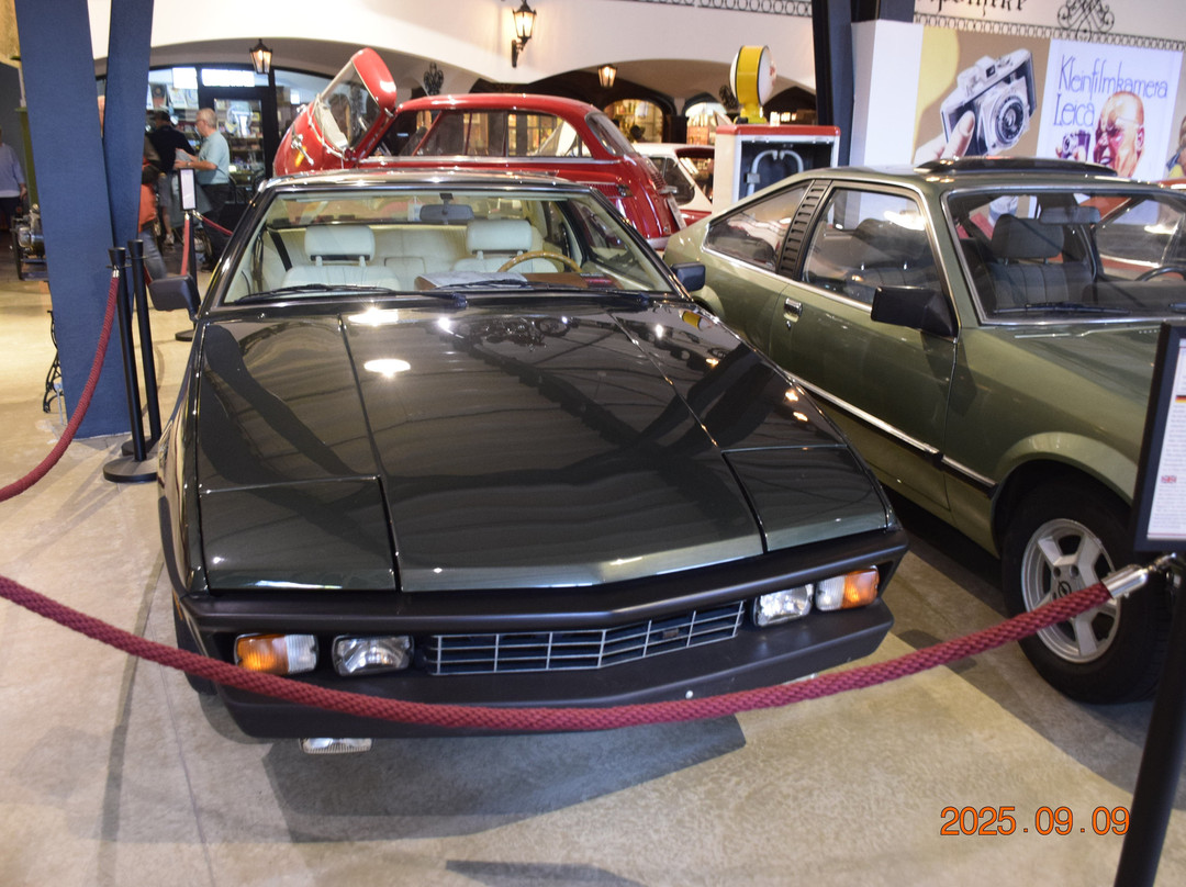 Zylinderhaus Nostalgie & Oldtimer Museum-贝恩卡斯特尔－屈斯必去景点