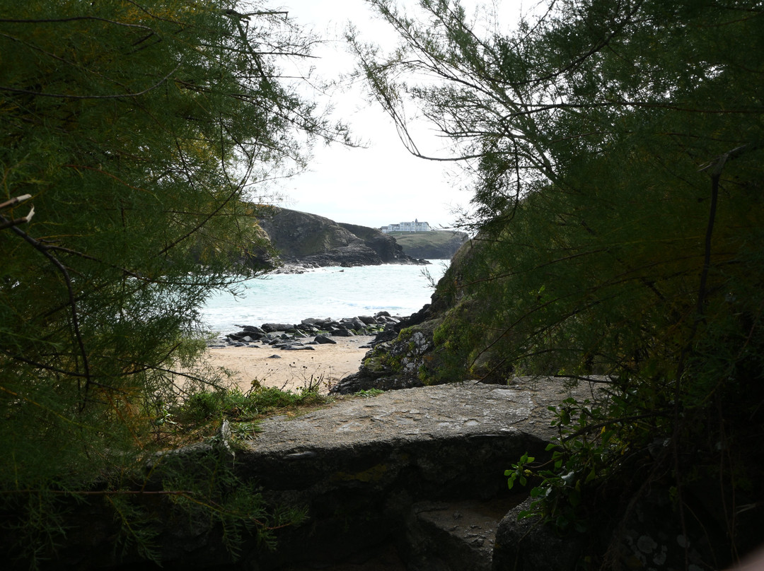 Gunwalloe Church Cove Beach-Gunwalloe必去景点