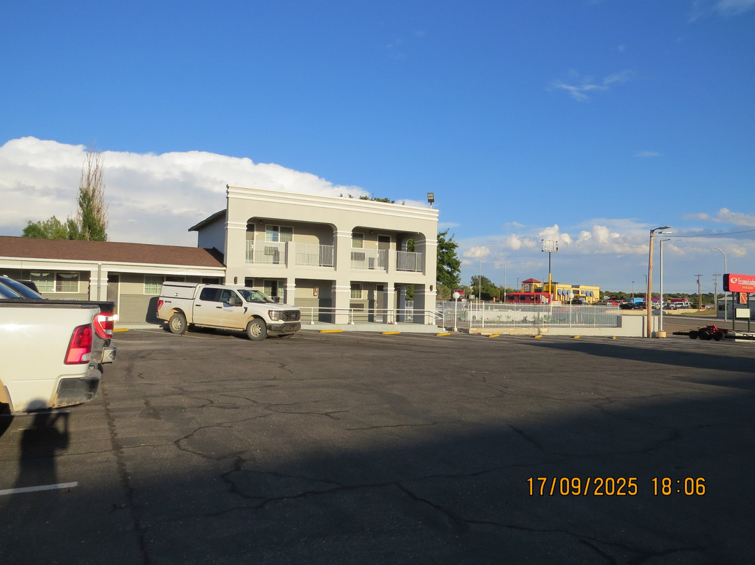 Econo Lodge Inn & Suites主图