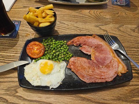 Three Bulls heads-纽卡斯尔必去景点