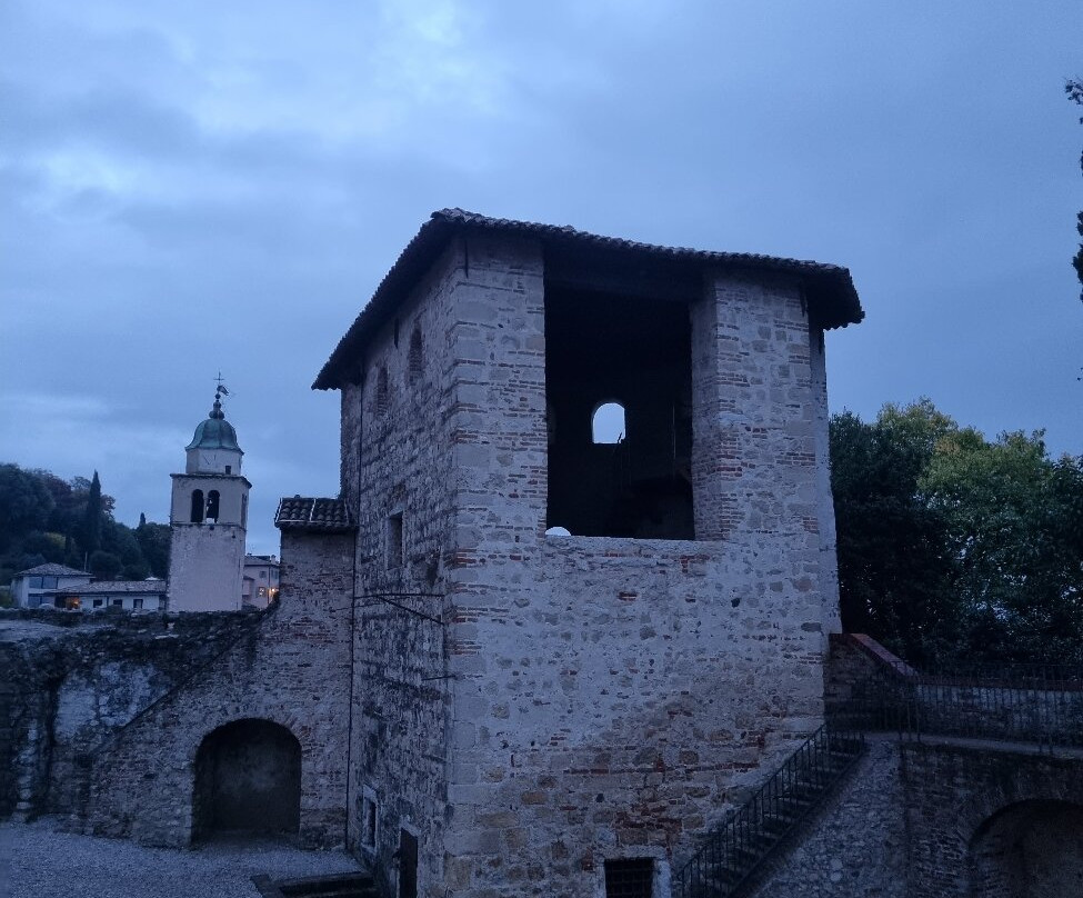 Piazza Garibaldi-阿索洛必去景点