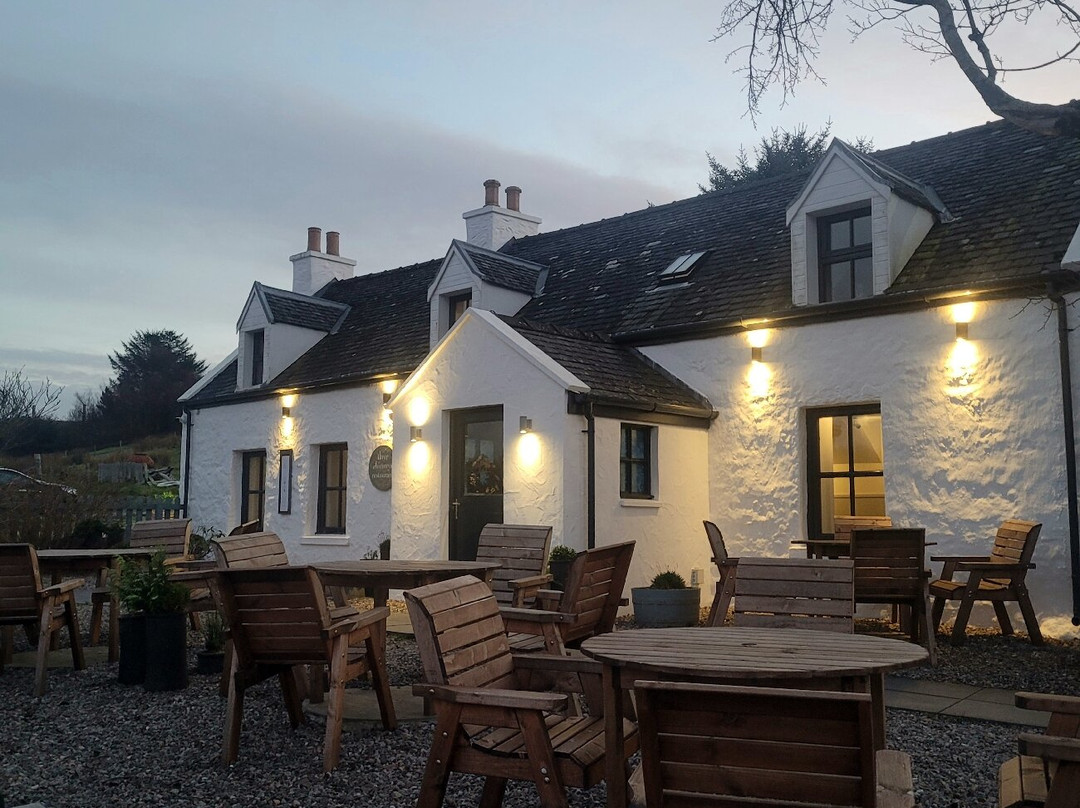 The Three Chimneys House Over-By主图