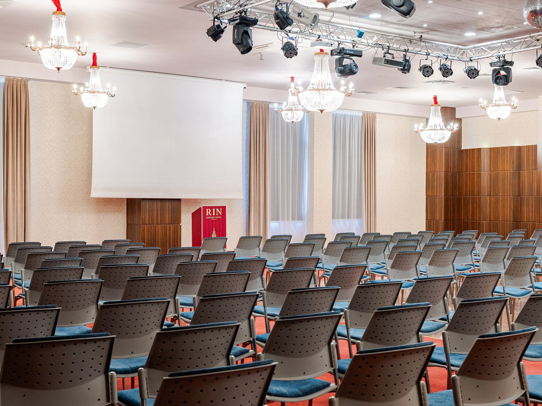 RIN机场酒店主图