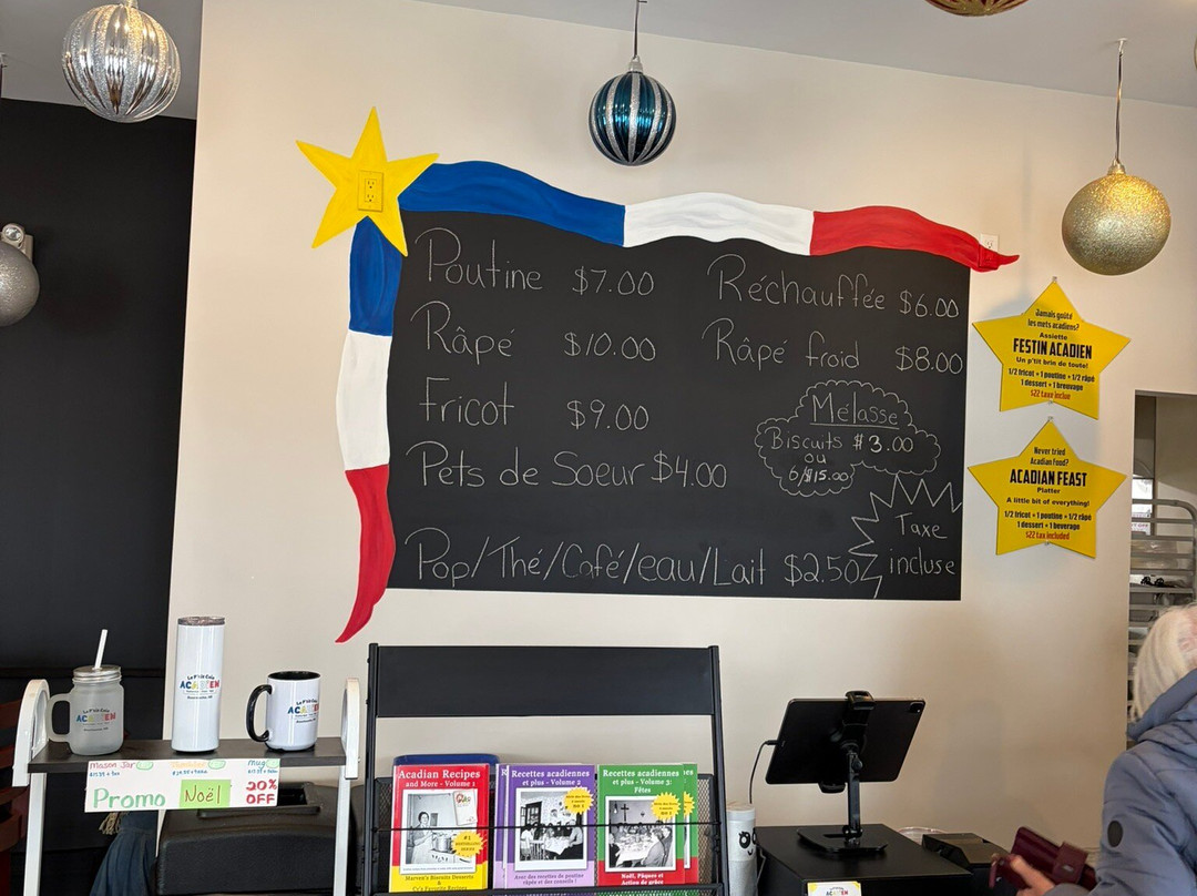 Le P'tit Coin Acadien Poutine Râpée