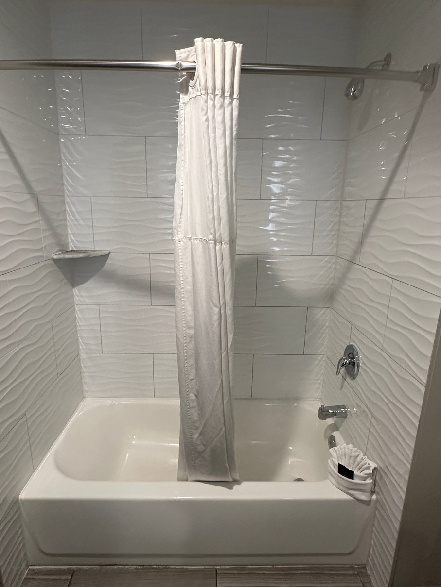 霍尔布鲁克石化森林拉昆塔温德姆酒店及套房-浴室