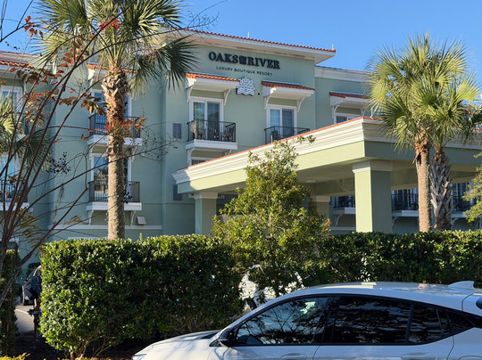 Oaks on the River主图