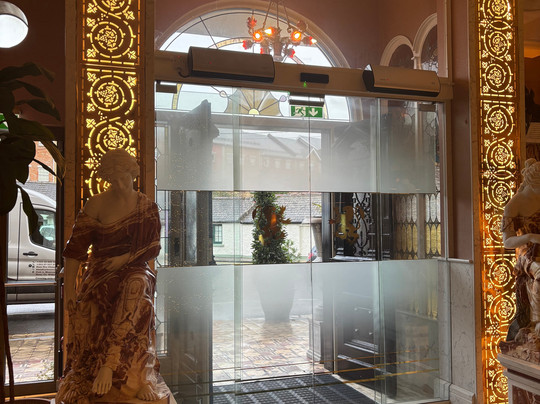 劳勒斯酒店主图