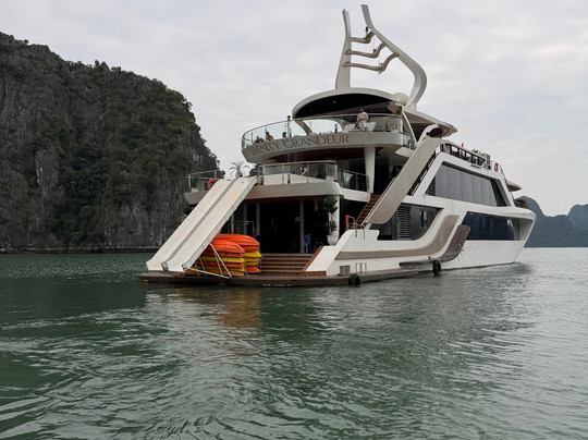 Serenity Grandeur Cruises-河内必去景点