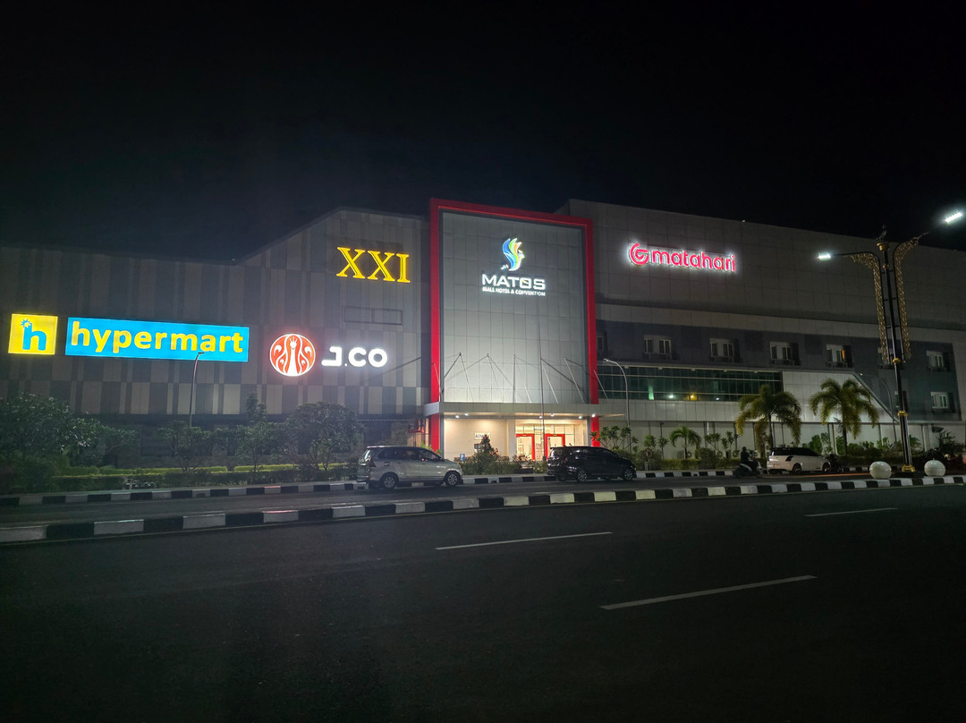 Matos Hotel Mamuju主图