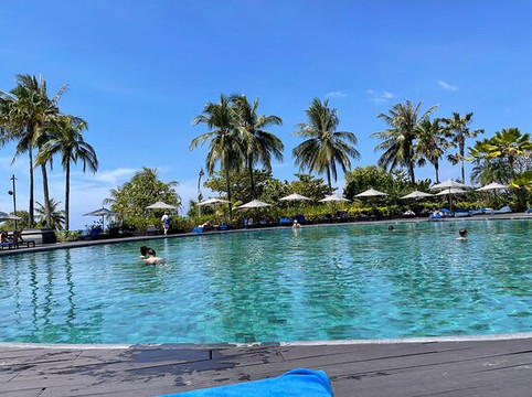 铂尔曼普吉岛卡隆海滩度假酒店主图