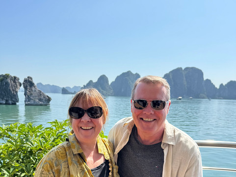 Amethyst Day Cruise-下龙湾必去景点