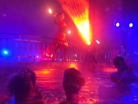 Sparty Széchenyi Bath Party-布达佩斯必去景点