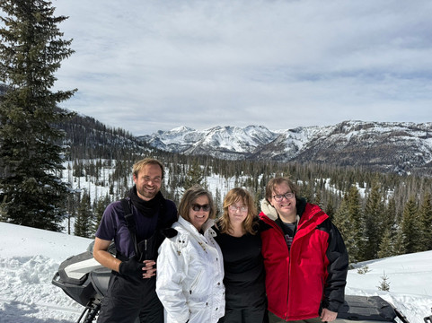 Wolfcreek Snowmobile Tours-帕戈萨斯普林斯必去景点