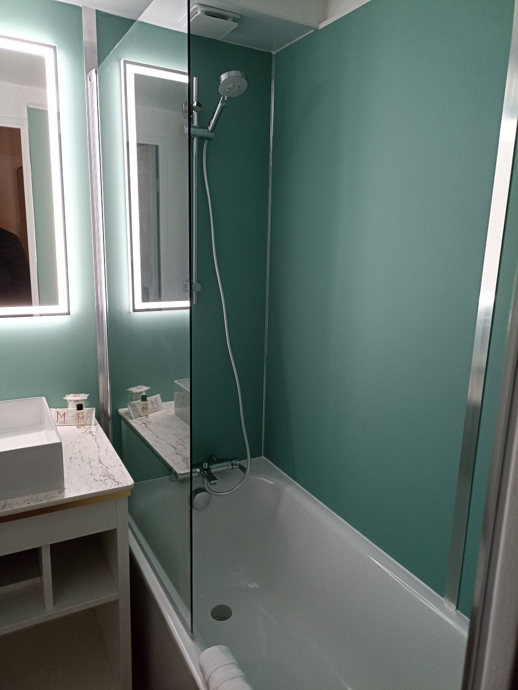 翁弗勒尔乐姆酒店及 Spa-浴室