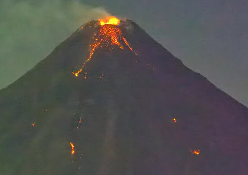 马荣火山-雷加斯皮必去景点