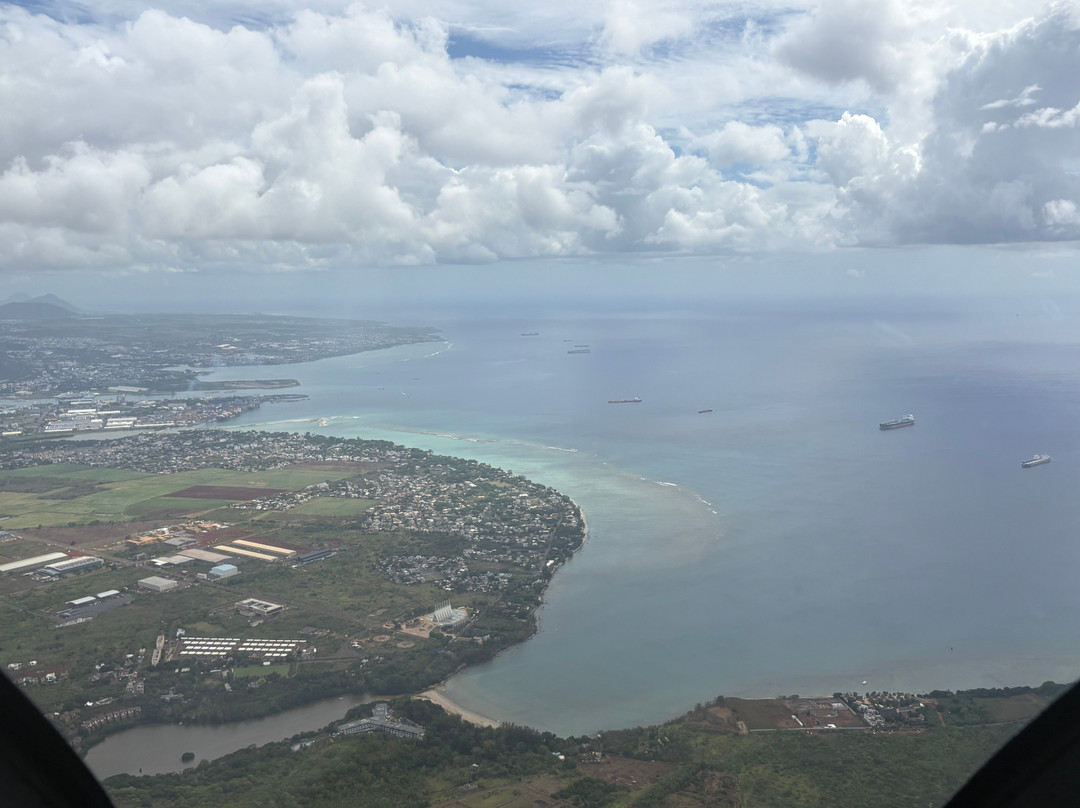 Corail Helicopteres-Triolet必去景点