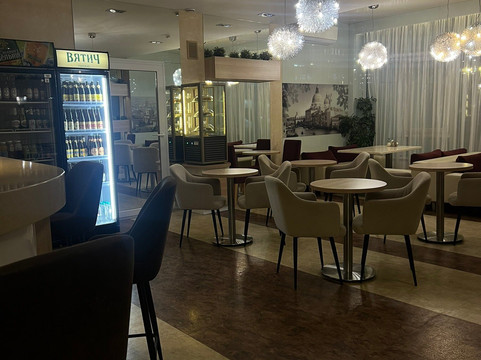 威亚特卡酒店主图