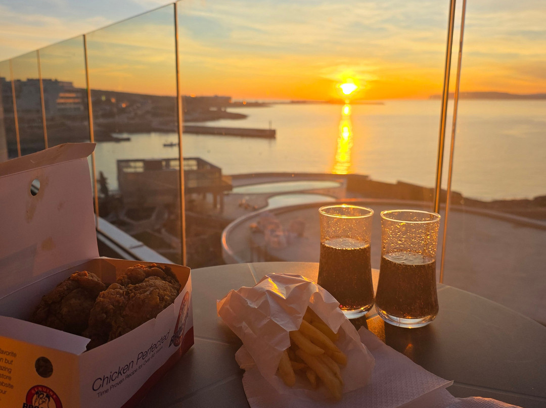 拉姆拉湾度假村主图