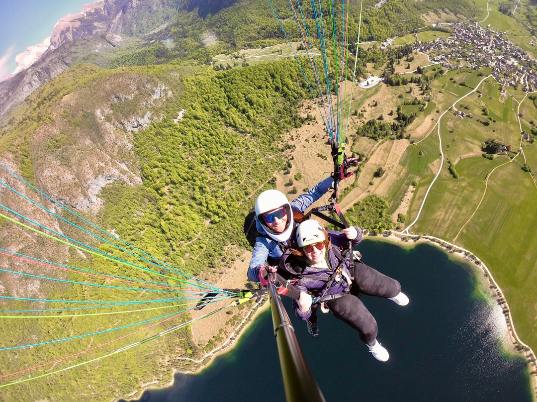 Loop Team Tandem Paragliding Bohinj-博希尼湖必去景点
