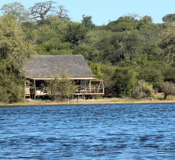 维多利亚大瀑布河山林小屋-旅行者