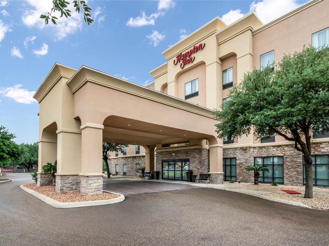 Camp Wood酒店住宿-Hampton Inn Uvalde