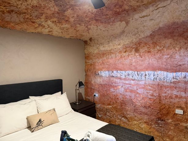 Lookout Cave Underground Motel-旅行者