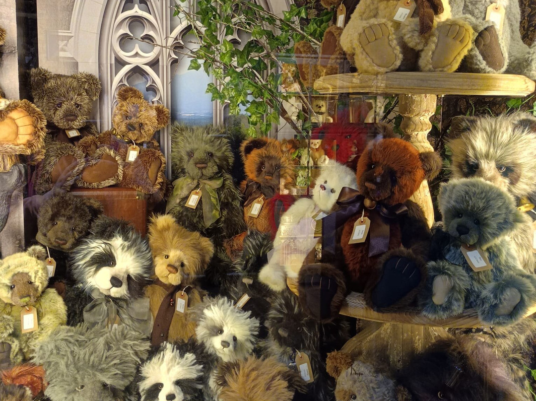 Charlie Bears Gallery & Shop-朗塞斯顿必去景点