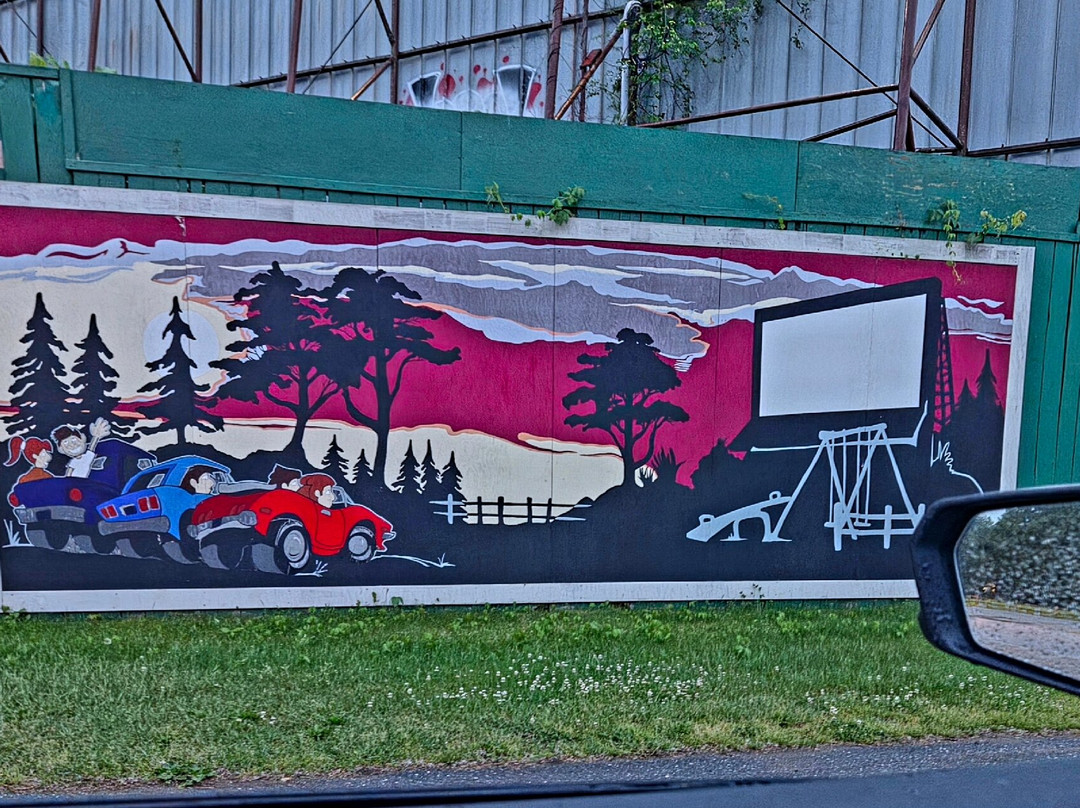 Sunset Drive-In Theatre-Colchester必去景点