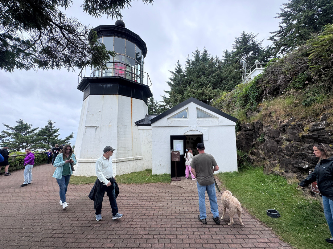 Cape Meares Lighthouse-蒂拉穆克必去景点