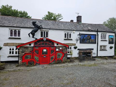 The Highwayman Inn-旅行者
