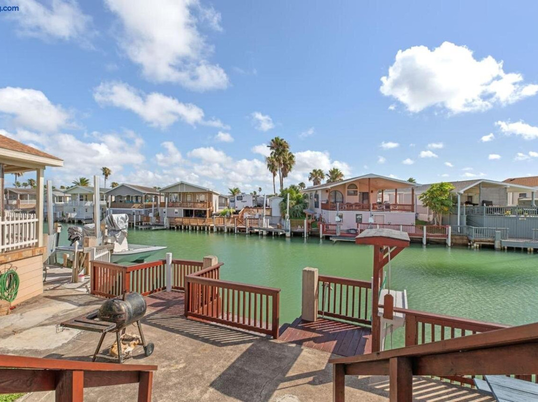 Bonnet Sea Cottage on the water- LIV Resort