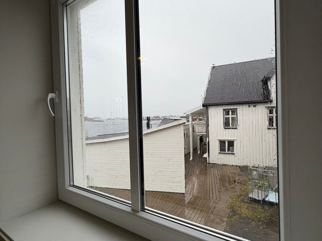 Fast Hotel Henningsvær主图