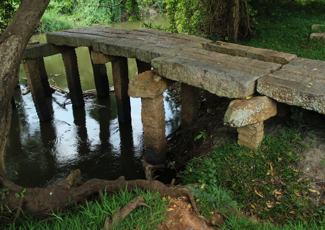 Gal Palama Stone Bridge-阿努拉德普勒圣城必去景点