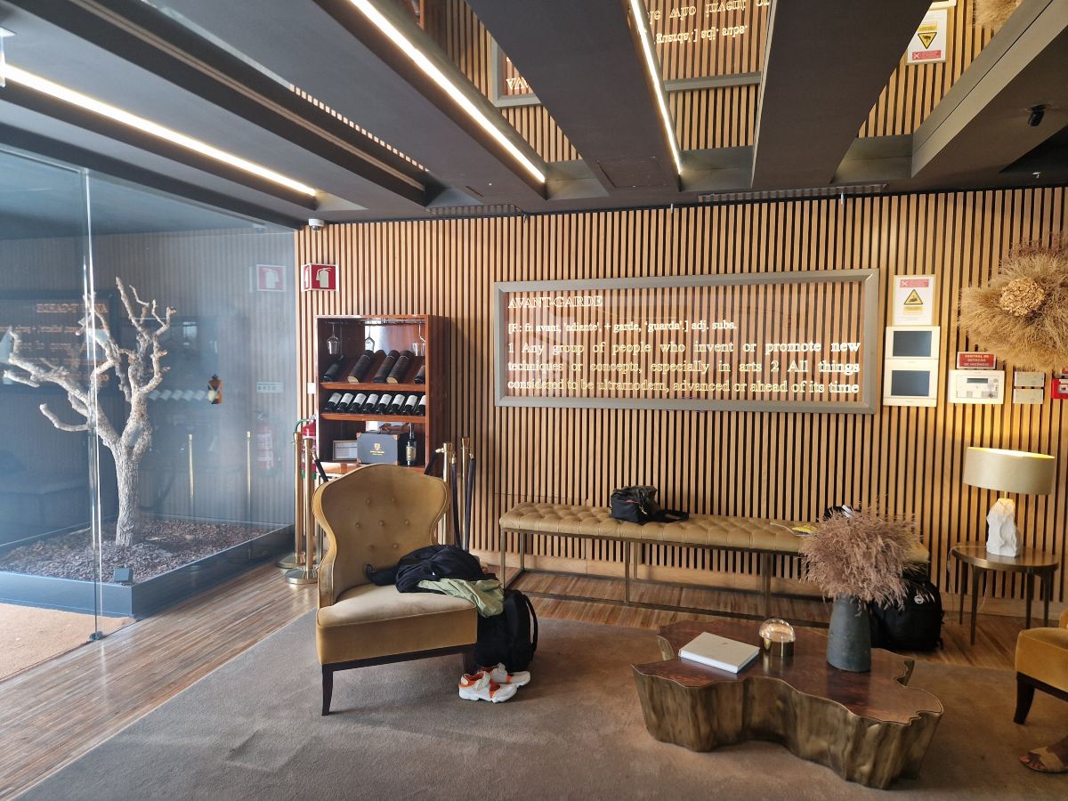 托雷尔前卫酒店-旅行者