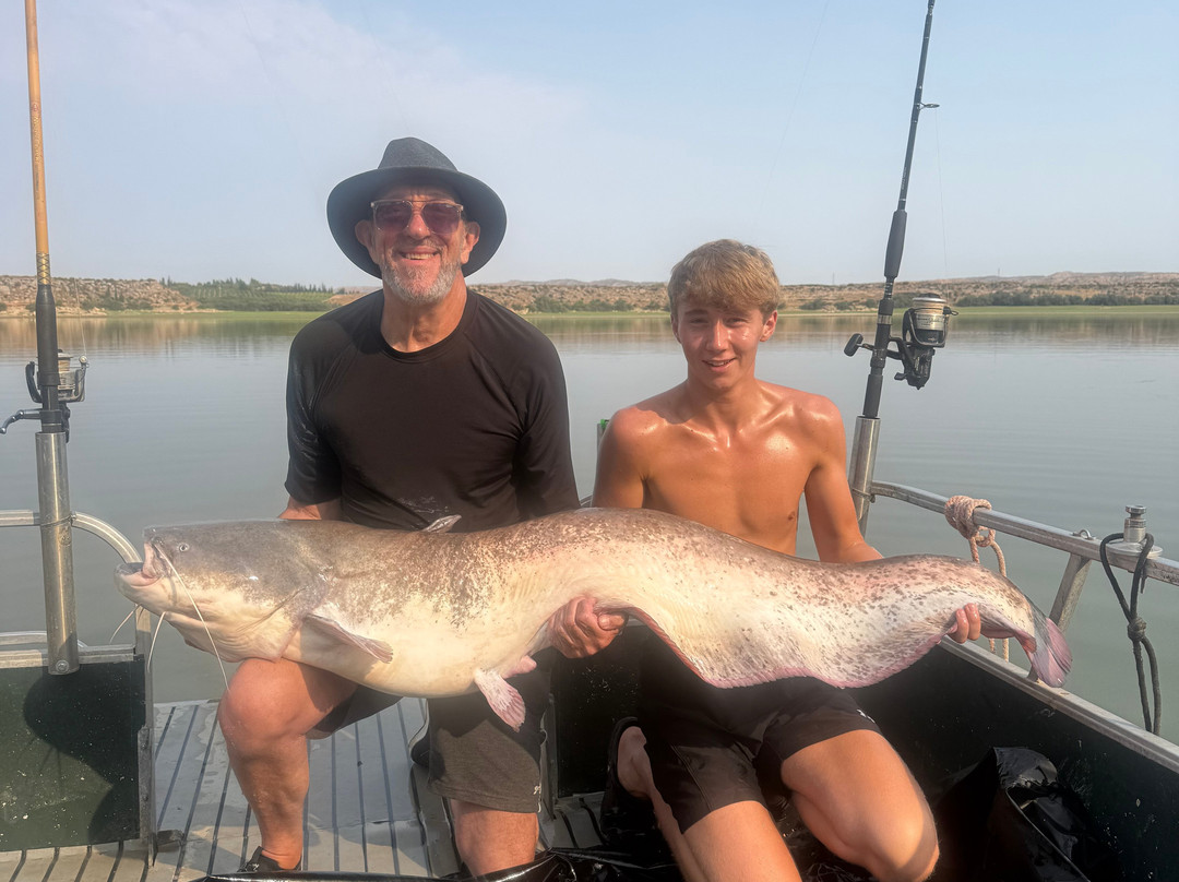 River Ebro Catfishing Holidays-Caspe必去景点